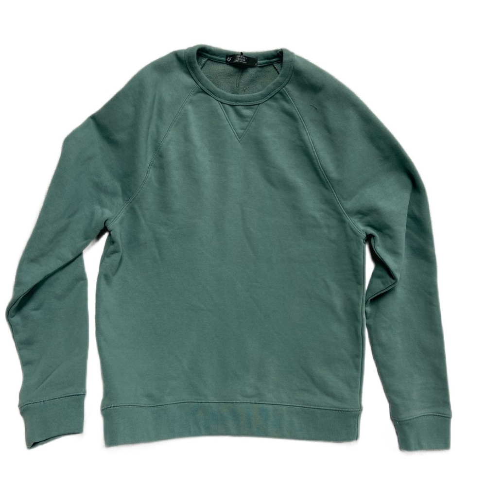 Super comfy Green Sweater size small. New wth out out tags.